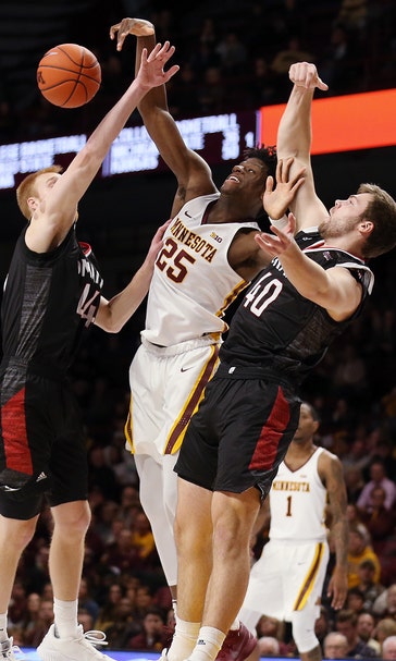 Coffey leads Minnesota past overmatched Omaha 104-76